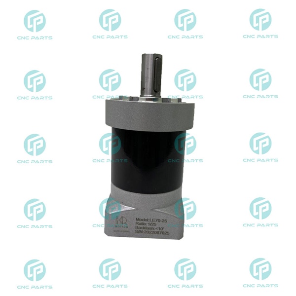 گیربکس 70 خورشیدی سرووموتور HQM اچ کیو ام مدل LE70-025-14 سایز 70 نسبت 1 به 25 شفت ورودی 14 شفت خروجی 16 فلنج گرد مناسب 400 وات 3000 دور (گیربکس سیاره ای) (اورجینال وارداتی)