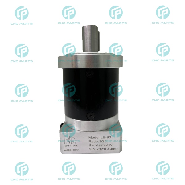 گیربکس 90 خورشیدی سرووموتور HQM اچ کیو ام مدل LE90-025-19 سایز 90 نسبت 1 به 25 شفت ورودی 19 شفت خروجی 22 فلنج گرد مناسب 750 وات 3000 دور (گیربکس سیاره ای) (اورجینال وارداتی)