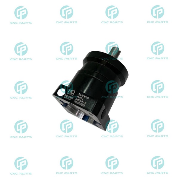 گیربکس 70 خورشیدی سرووموتور HQM اچ کیو ام مدل SE70-010-14 سایز 70 نسبت 1 به 10 شفت ورودی 14 شفت خروجی 16 فلنج گرد مناسب 400 وات 3000 دور (گیربکس سیاره ای) (اورجینال وارداتی)