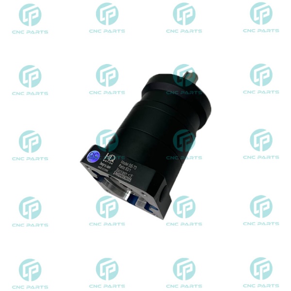 گیربکس 70 خورشیدی سرووموتور HQM اچ کیو ام مدل SE70-050-14 سایز 70 نسبت 1 به 50 شفت ورودی 14 شفت خروجی 16 فلنج گرد مناسب 400 وات 3000 دور (گیربکس سیاره ای) (اورجینال وارداتی)