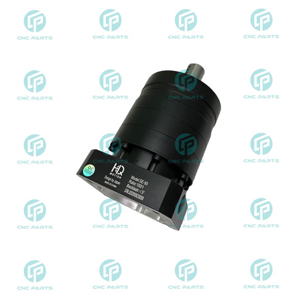 گیربکس 90 خورشیدی سرووموتور HQM اچ کیو ام مدل SE90-100-19 سایز 90 نسبت 1 به 100 شفت ورودی 19 شفت خروجی 22 فلنج گرد مناسب 750 وات 3000 دور (گیربکس سیاره ای) (اورجینال وارداتی)
